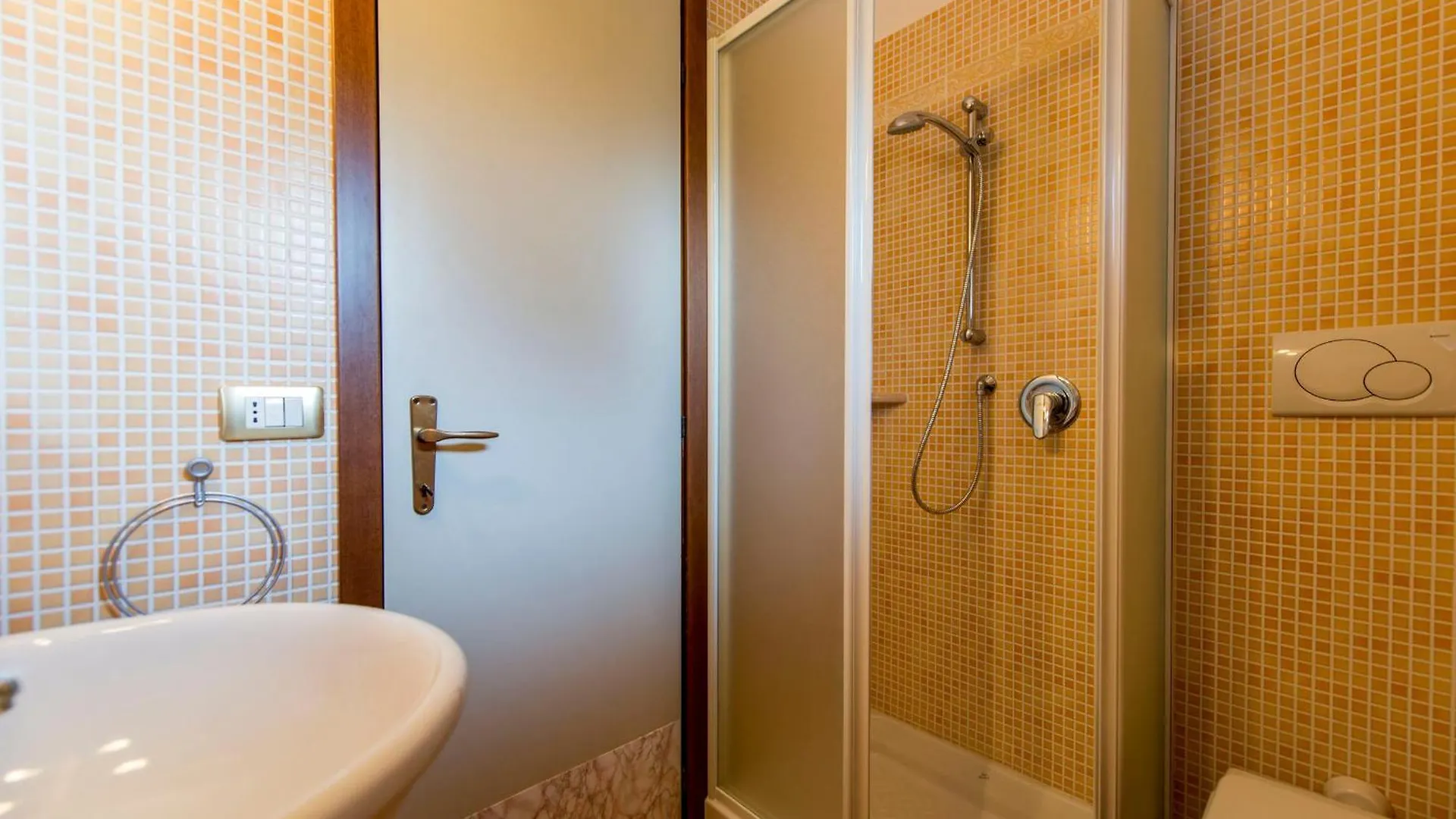 פסקיארה דל גארדה Italianflat - Peschiera Residence פסקיארה דל גארדה